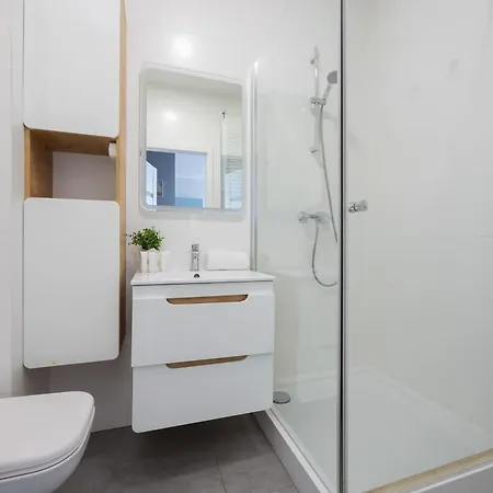 Bright & Functional With Parking And Balcony By Renters Apartment Warsaw